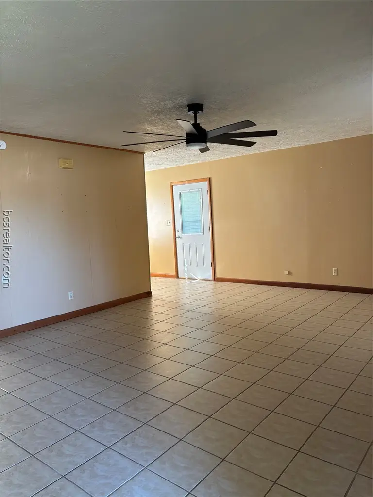 411 Hickory Street, Calvert, TX 77837 - #2