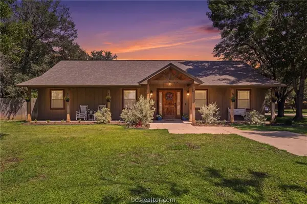 2302 Quail Run, College Station, TX 77845