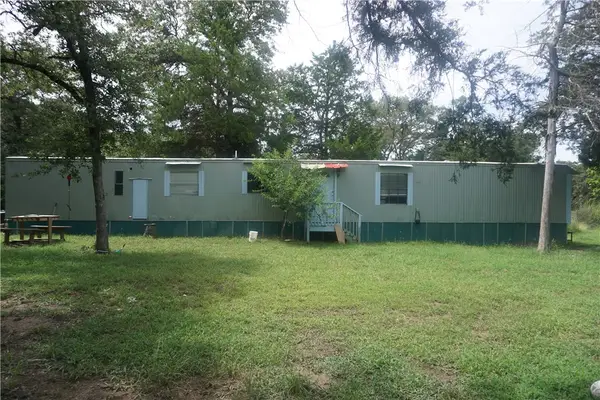 1561 Pecan Drive, Caldwell, TX 77836