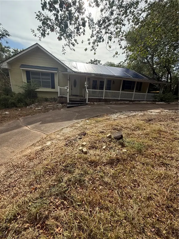 106 Post Oak, Hilltop Lakes, TX 77871