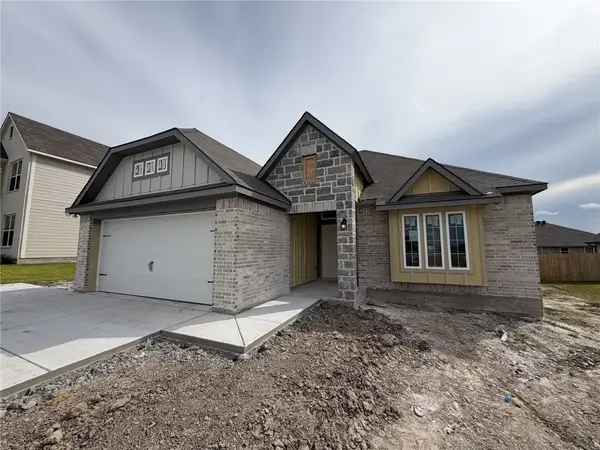 2209 Autumn Lake Drive, Bryan, TX 77807