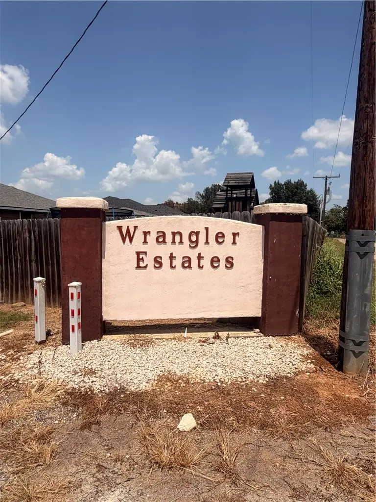 406 N Wrangler Street, Franklin, TX 77856 - #1
