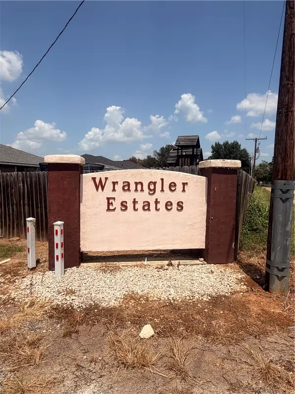 406 N Wrangler Street, Franklin, TX 77856