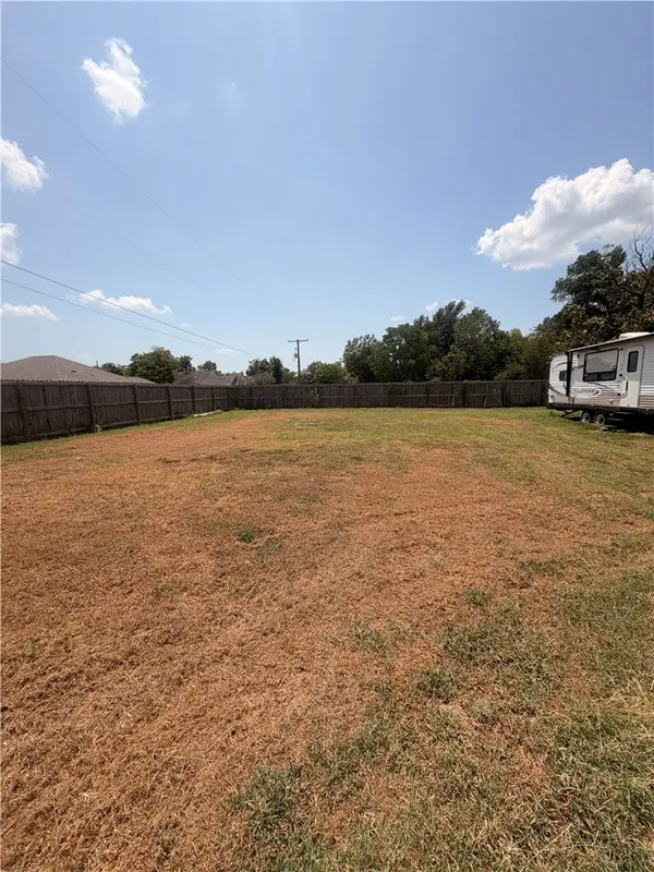 402 Wrangler Street, Franklin, TX 77856