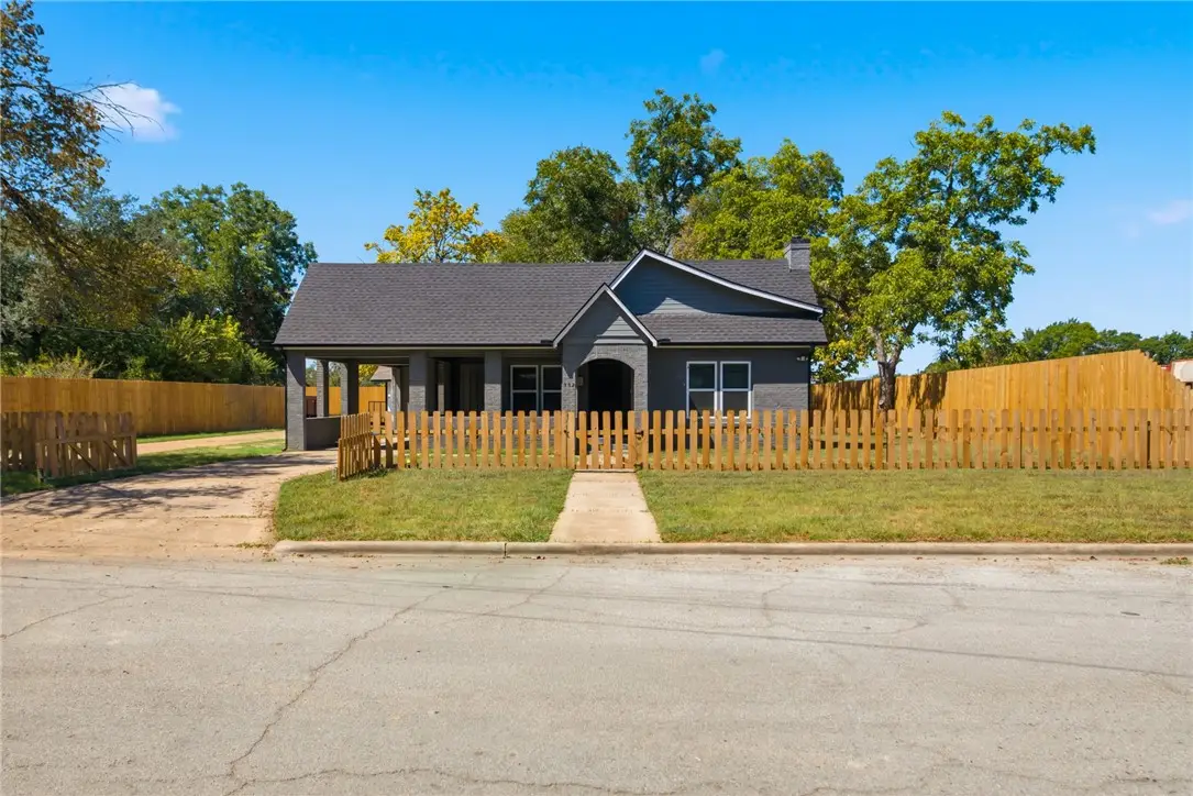 902 Post Oak Street, Hearne, TX 77859 - #1