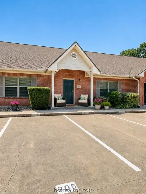 1702 Deacon Drive #303, College Station, TX 77845