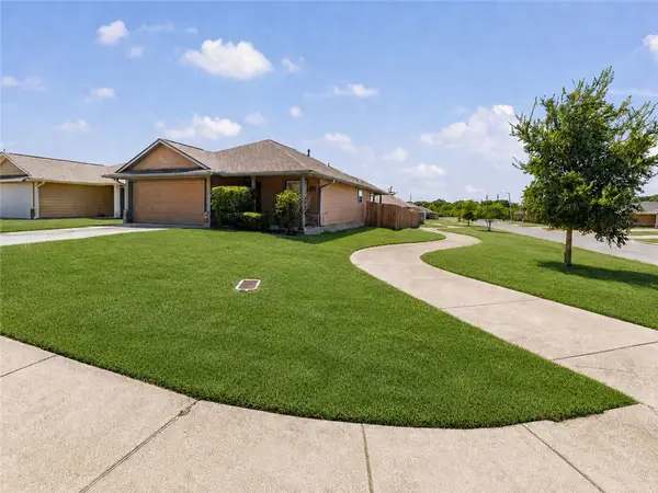 1297 Cottage Grove Circle, Bryan, TX 77801