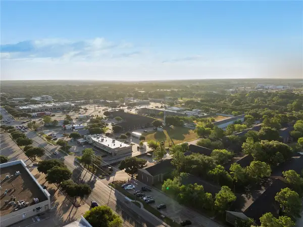 2504 Texas Avenue South, College Station, TX 77840