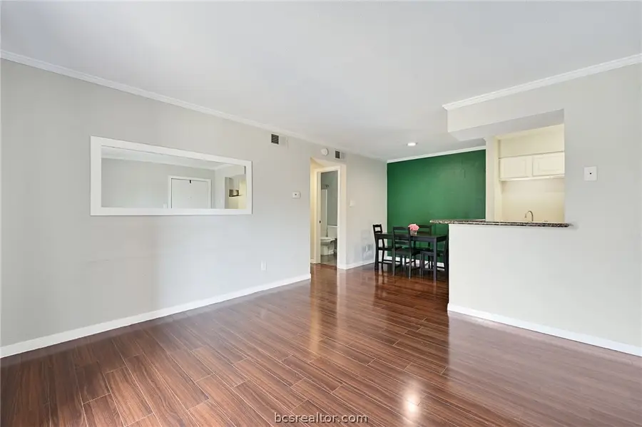 904 University Oaks #17, College Station, TX 77840 - #3