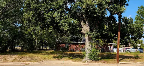 1106 W Martin Luther King Jr Street, Bryan, TX 77803