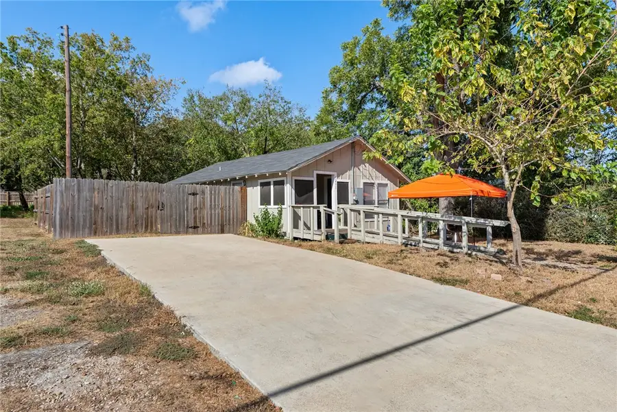 1211 W 18th Street, Bryan, TX 77803 - #2