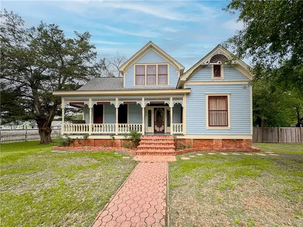 106 S Logan Avenue, Bryan, TX 77803