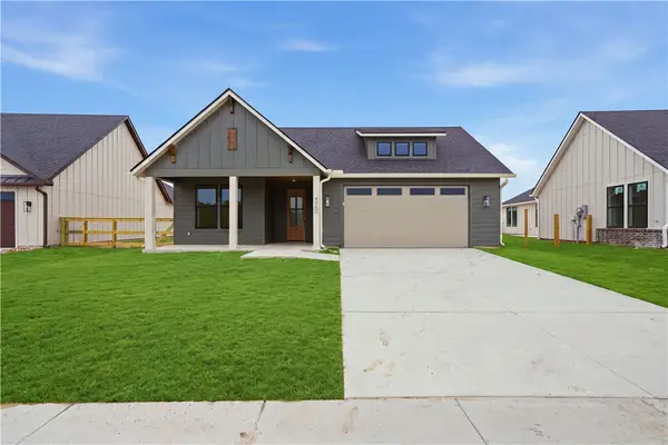4060 Lakeside Club Drive, College Station, TX 77845