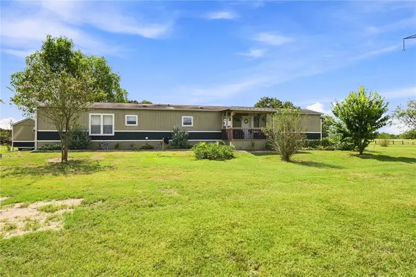 6901 Breezewood Drive, Iola, TX 77861