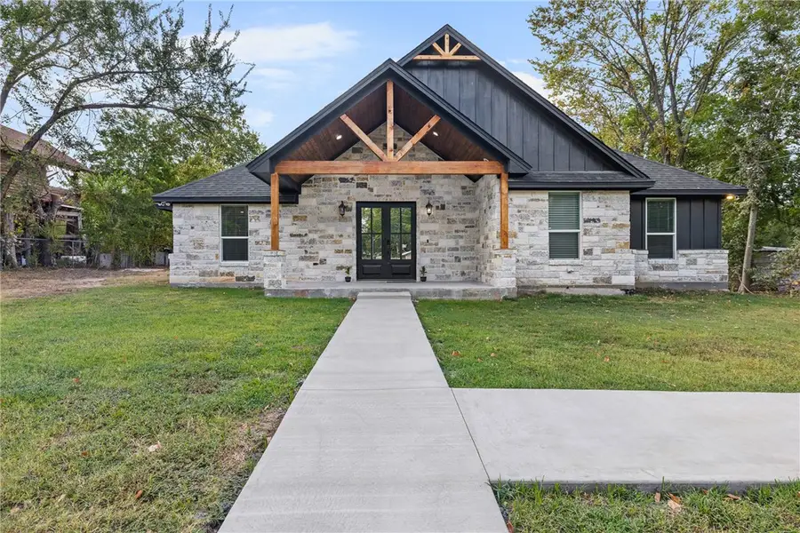 406 E Davis Street, Hearne, TX 77859 - #3