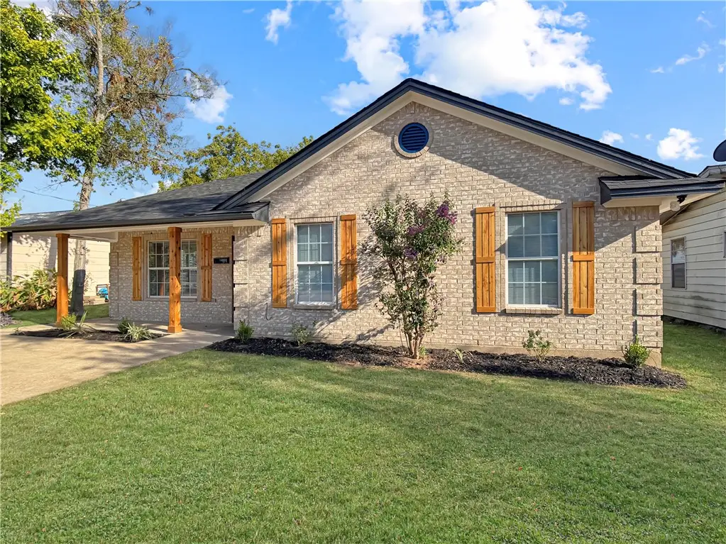 1105 W Davis Street, Hearne, TX 77859 - #1