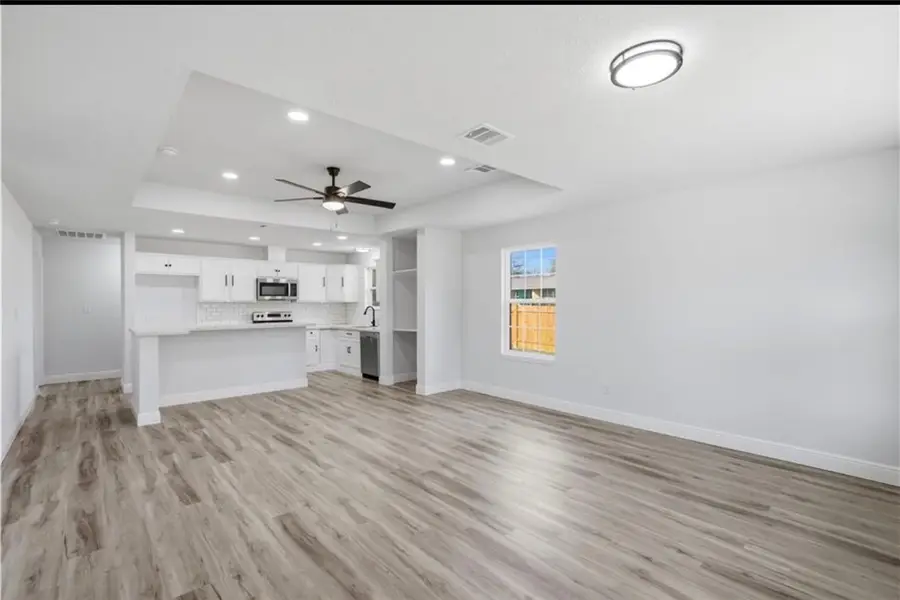 211 Moss Avenue, Hearne, TX 77859 - #3