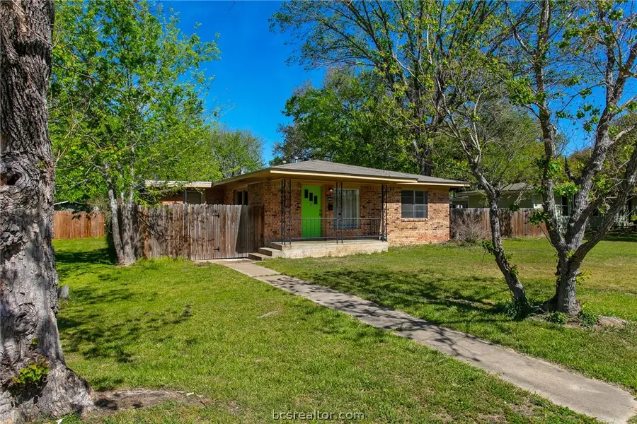 606 Wheelock Street, Hearne, TX 77859 - #3