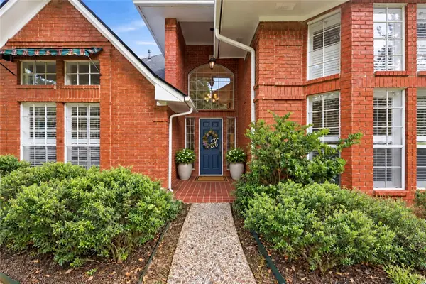 8707 Redwood Street, College Station, TX 77845