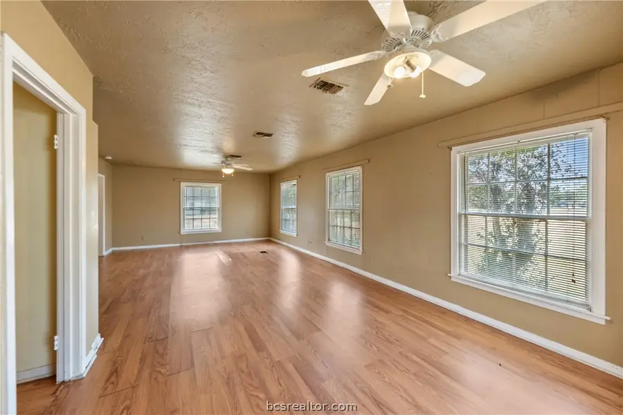 810 Main Street, Hempstead, TX 77445 - #2
