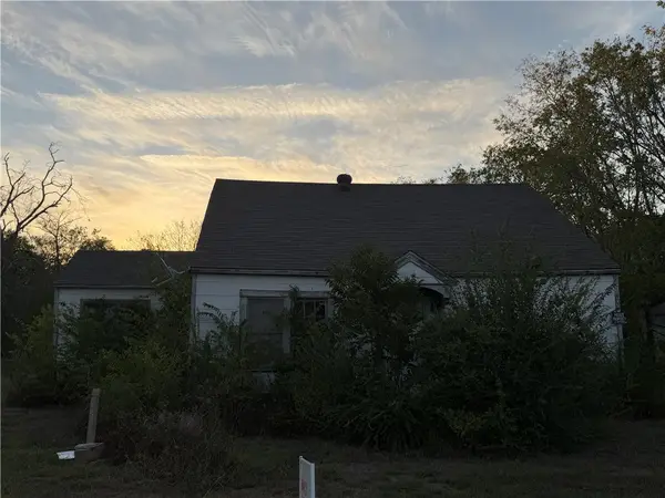400 S Brazos Avenue, Bryan, TX 77803