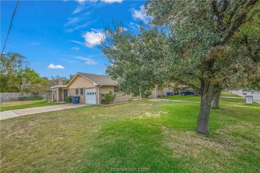 901 Glade Street, College Station, TX 77840 - #2