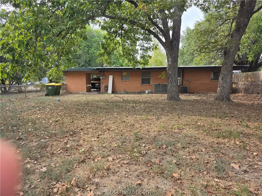 404 E Brown Street, Hearne, TX 77859 - #3