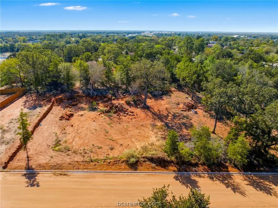 0 Crestway, Hearne, TX 77859 - #2