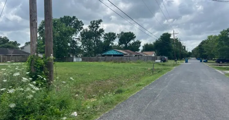 701 W Virginia Street, Navasota, TX 77868 - #2
