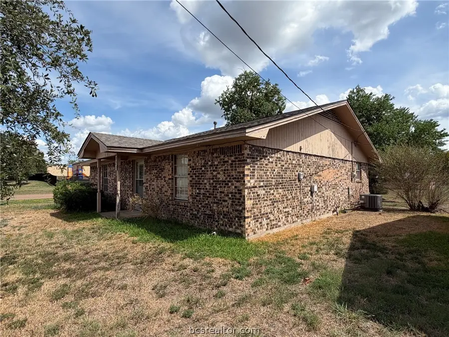 920 E Burnett Street, Calvert, TX 77837 - #3