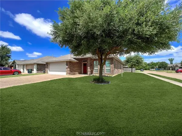 1027 Emerald Dove Avenue, College Station, TX 77845