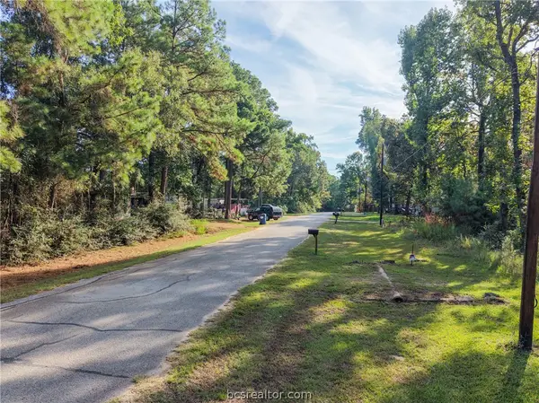 562 Magnolia Park, Other, TX 77360