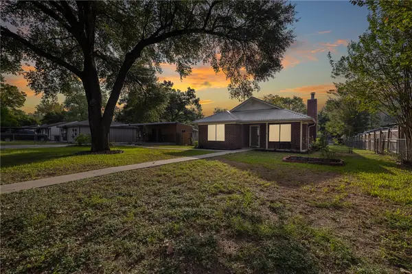2209 Emerald Drive, Bryan, TX 77803