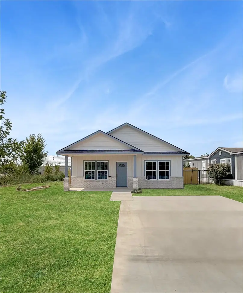 405 Martin Luther King Jr Street, Franklin, TX 77856 - #1