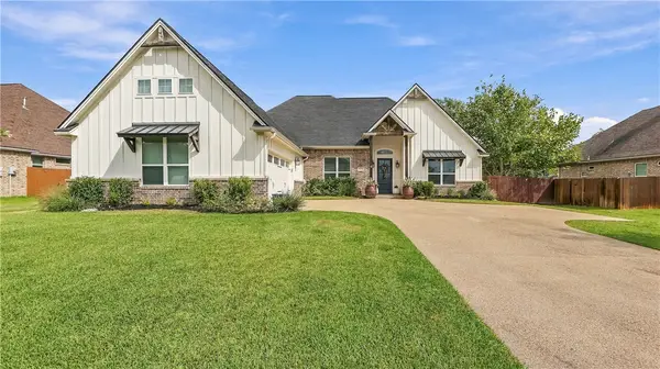 4829 Coopers Hawk Drive, College Station, TX 77845