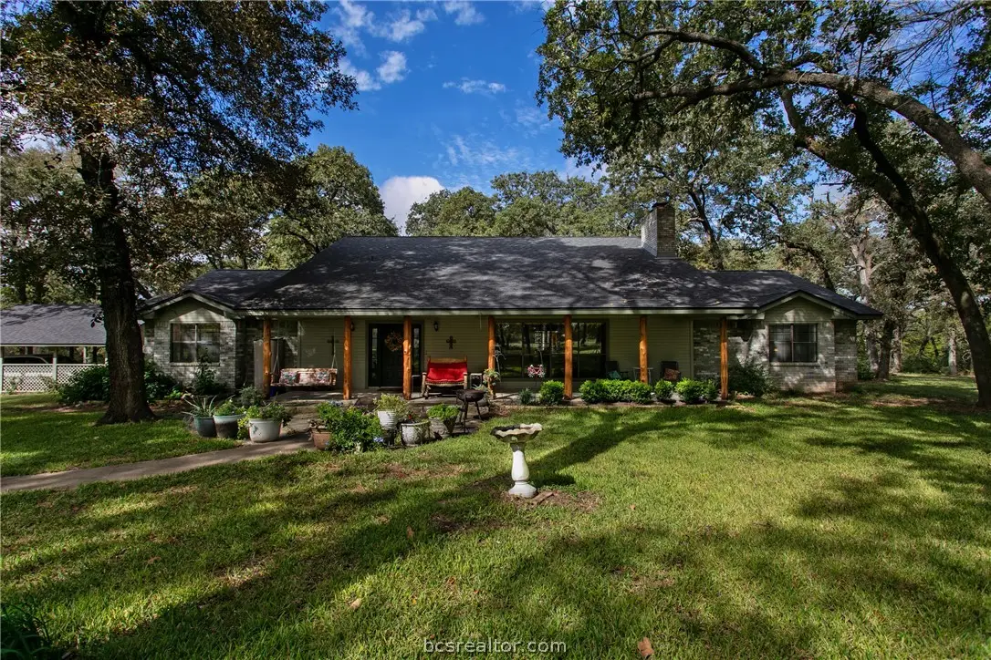 8516 River Ridge Drive, Hearne, TX 77859 - #1
