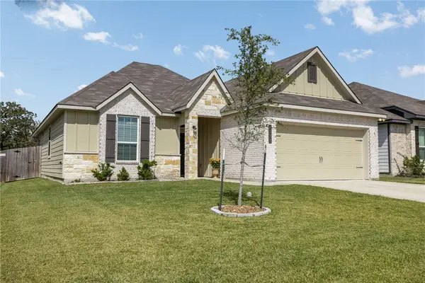 1338 Kingsgate Drive, Bryan, TX 77807