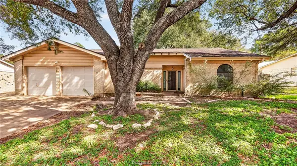 1805 Lakeview Drive, Brenham, TX 77833
