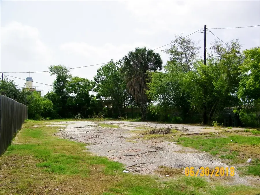 556 Virginia Avenue, Corpus Christi, TX 78405 - Image #3