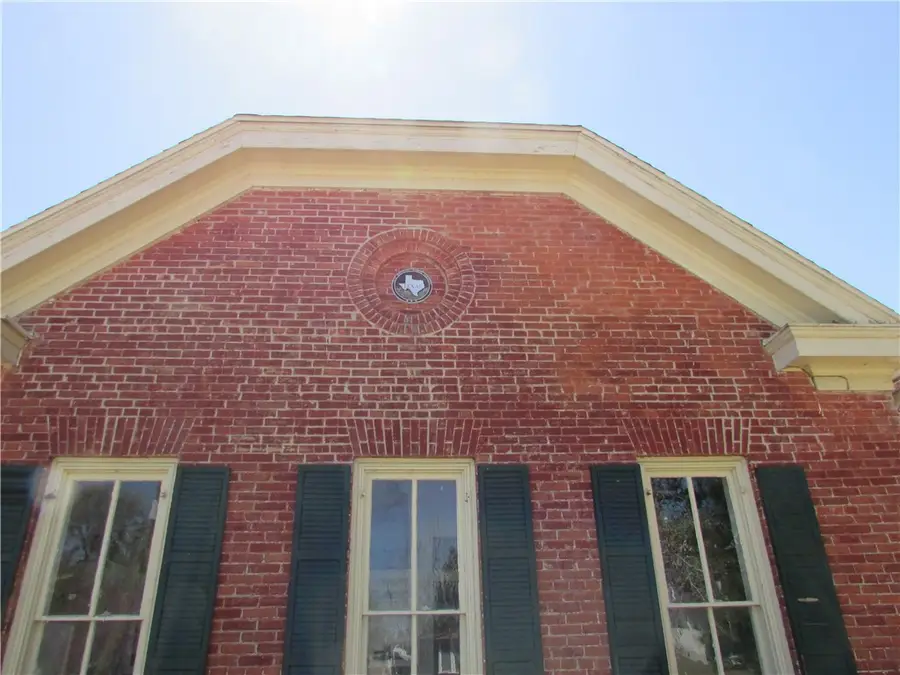 221 E Garden, Goliad, TX 77963 - Image #2