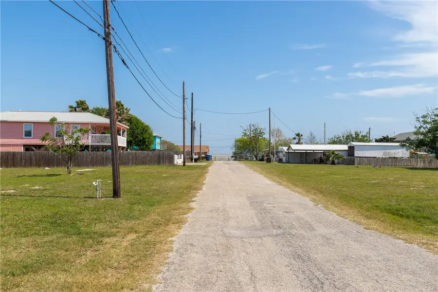 130 Riviera Drive, Corpus Christi, TX 78418 - Image #2