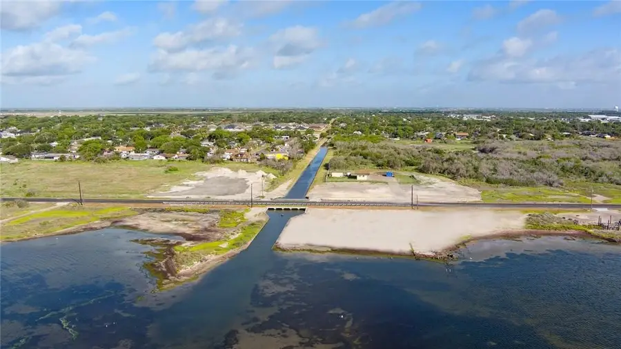2849 Laguna Shores, Corpus Christi, TX 78418 - Image #2