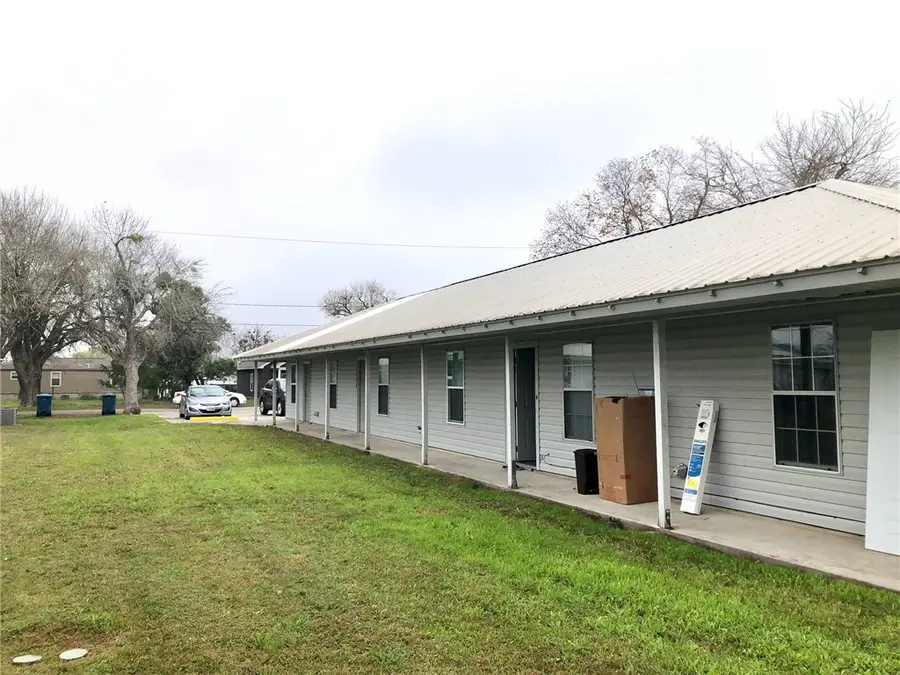 401 W Depot Street, Refugio, TX 78377 - Image #2