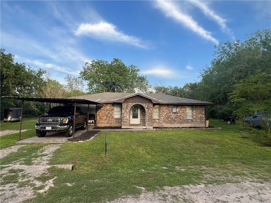 206 Connable, Tuleta, TX 78162 - Image #1