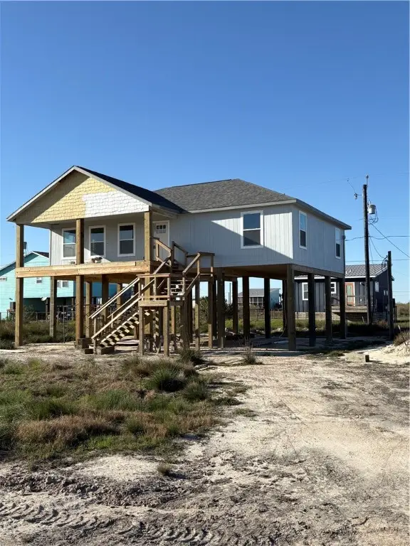 380 West Live Oak Ln, Rockport, TX 78382 - Image #2