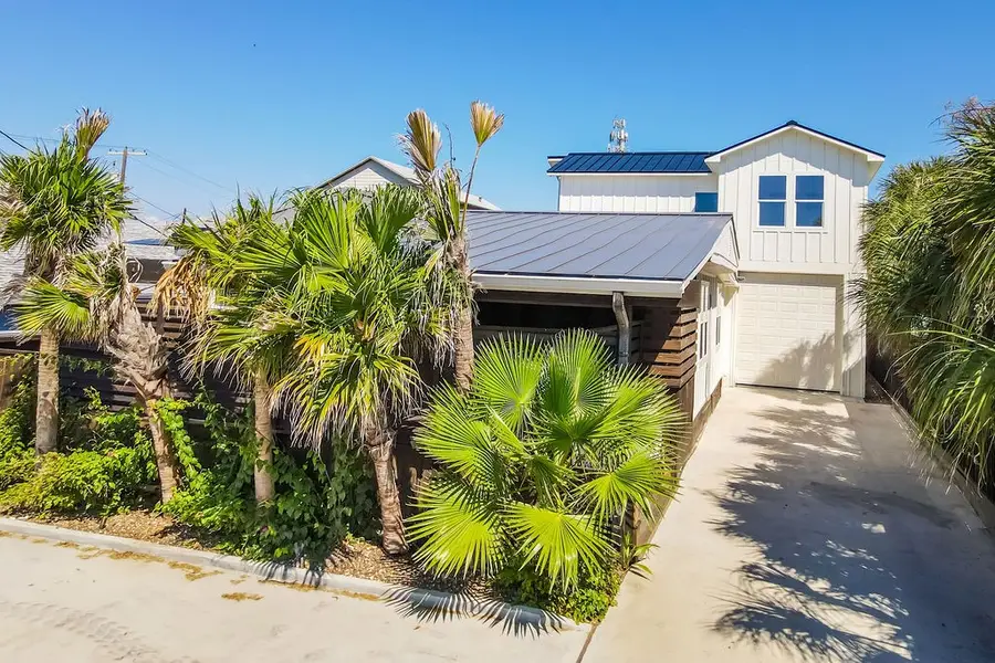 140 W Roberts Avenue, Port Aransas, TX 78373 - Image #2