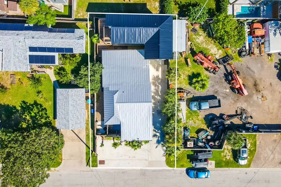 140 W Roberts Avenue, Port Aransas, TX 78373 - Image #3