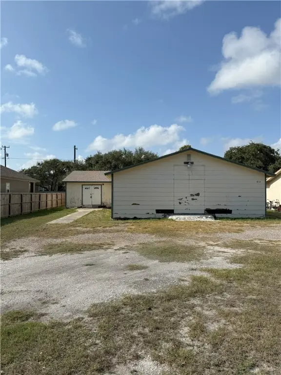 852 S Whitney Street, Aransas Pass, TX 78336 - Image #2