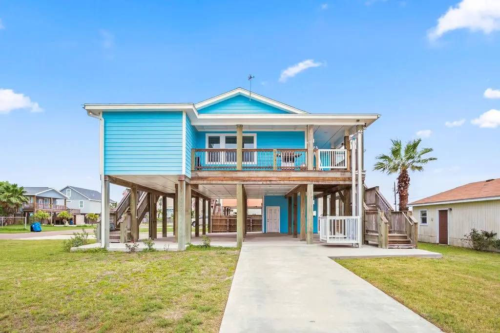 423 S 7th Street, Port Aransas, TX 78373 - #1