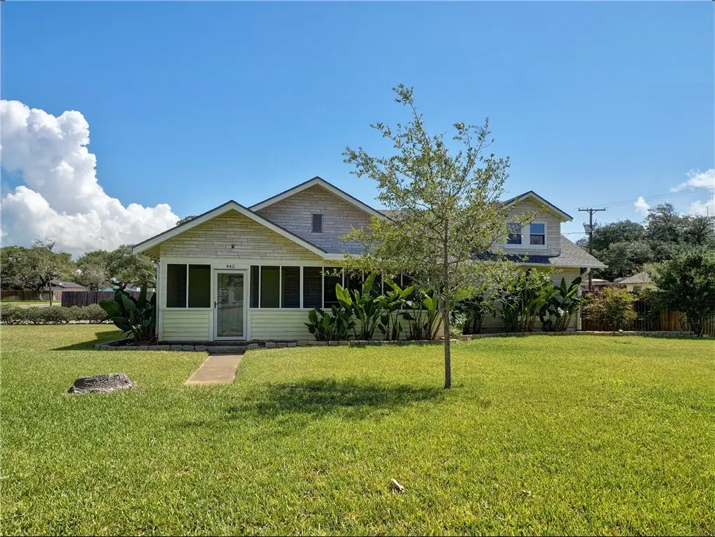 442 W Yoakum Avenue, Aransas Pass, TX 78336 - Image #1